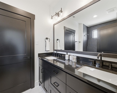 4605 Harrisburg Boulevard - Photo Thumbnail 19