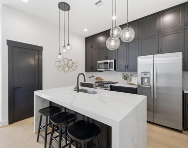 4605 Harrisburg Boulevard - Photo Thumbnail 7