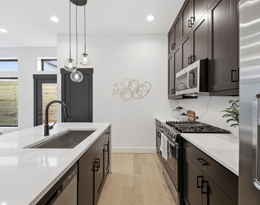 4605 Harrisburg Boulevard - Photo Thumbnail 8