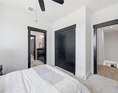 4605 Harrisburg Boulevard - Photo Thumbnail 17