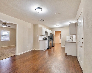 2918 16th Avenue N - Photo Thumbnail 9