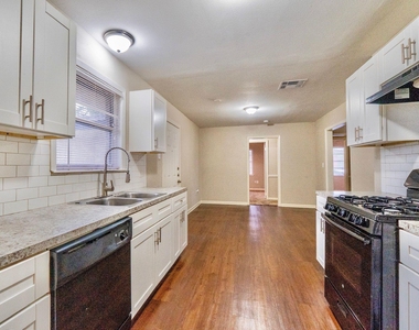 2918 16th Avenue N - Photo Thumbnail 6