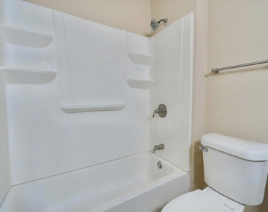 2918 16th Avenue N - Photo Thumbnail 18