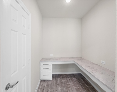 25119 Sundance Park Lane - Photo Thumbnail 10
