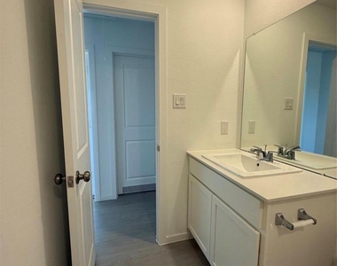14896 N Ascot Bend Cir - Photo Thumbnail 21