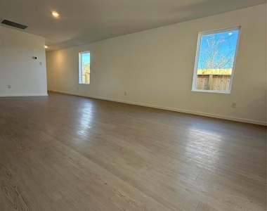 14896 N Ascot Bend Cir - Photo Thumbnail 8