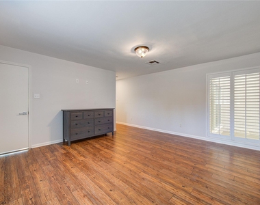 438 E Fair Harbor Lane - Photo Thumbnail 18