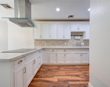 438 E Fair Harbor Lane - Photo Thumbnail 12