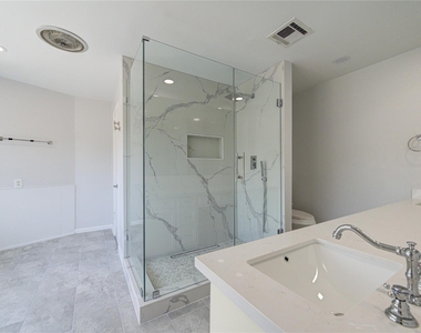 438 E Fair Harbor Lane - Photo Thumbnail 19