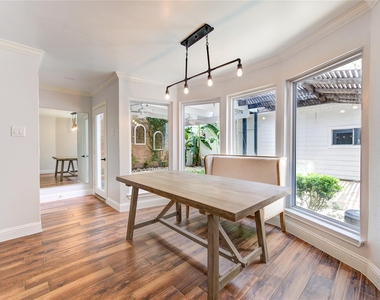 438 E Fair Harbor Lane - Photo Thumbnail 10