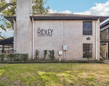 2815 Greenridge Drive - Photo Thumbnail 16