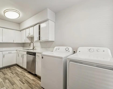 2815 Greenridge Drive - Photo Thumbnail 19