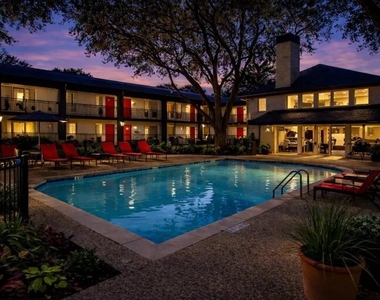 2815 Greenridge Drive - Photo Thumbnail 11
