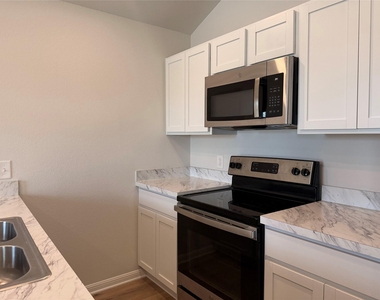 958 Road 5702 - Photo Thumbnail 7