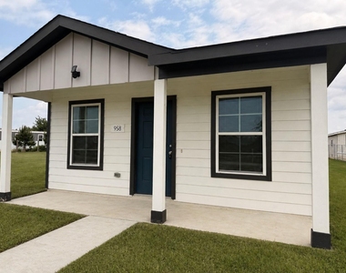958 Road 5702 - Photo Thumbnail 1