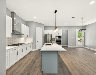 4517 Larch Lane - Photo Thumbnail 14