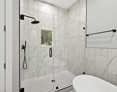 4517 Larch Lane - Photo Thumbnail 31