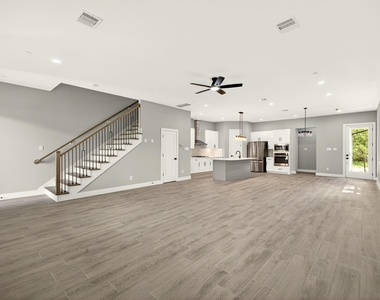 4517 Larch Lane - Photo Thumbnail 17
