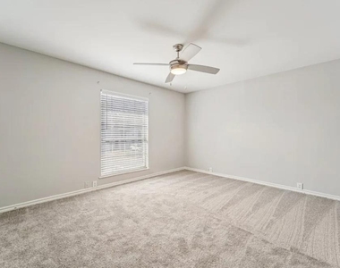 2815 Greenridge Drive - Photo Thumbnail 21