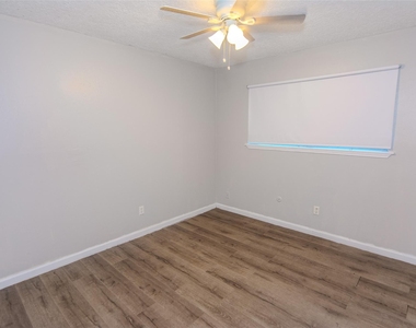 116 White Cedar Street - Photo Thumbnail 8