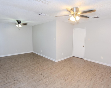 116 White Cedar Street - Photo Thumbnail 9