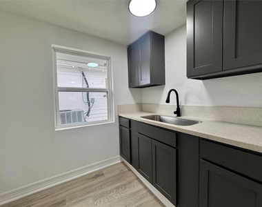 27 Norwood St - Photo Thumbnail 5