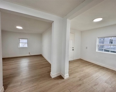 27 Norwood St - Photo Thumbnail 1