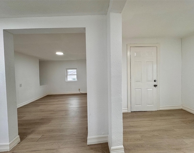 27 Norwood St - Photo Thumbnail 2