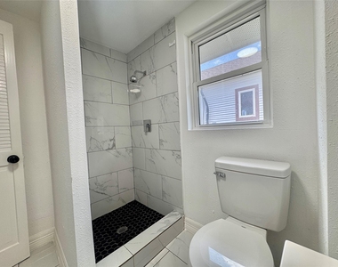 27 Norwood St - Photo Thumbnail 7
