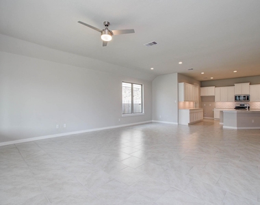 28511 Eli Eagle Street - Photo Thumbnail 18