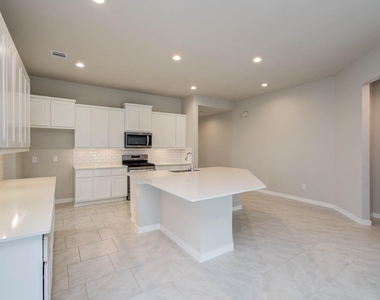 28511 Eli Eagle Street - Photo Thumbnail 5