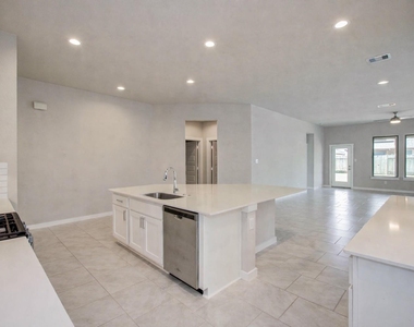 28511 Eli Eagle Street - Photo Thumbnail 8