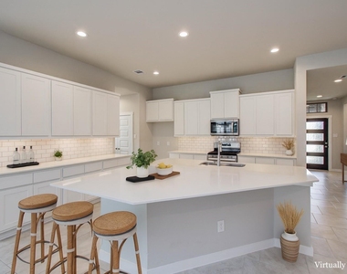 28511 Eli Eagle Street - Photo Thumbnail 4