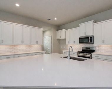 28511 Eli Eagle Street - Photo Thumbnail 11
