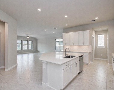28511 Eli Eagle Street - Photo Thumbnail 13