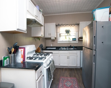 3229 Wisconsin Street - Photo Thumbnail 11