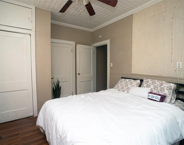 3229 Wisconsin Street - Photo Thumbnail 14