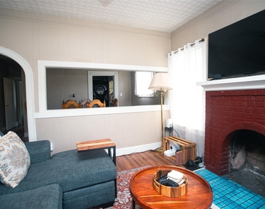 3229 Wisconsin Street - Photo Thumbnail 5