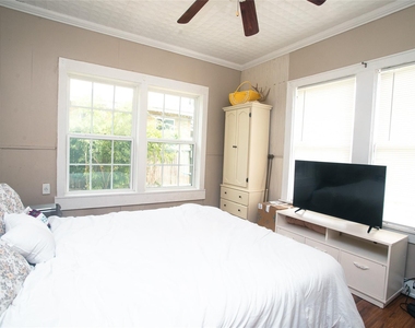 3229 Wisconsin Street - Photo Thumbnail 15