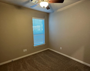 9832 Grosbeak Lane - Photo Thumbnail 7