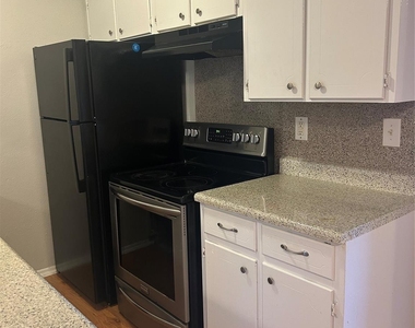 1518 East Avenue - Photo Thumbnail 6