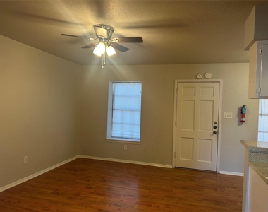 1518 East Avenue - Photo Thumbnail 7