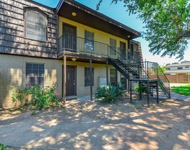 1518 East Avenue - Photo Thumbnail 12
