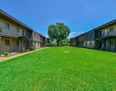 1518 East Avenue - Photo Thumbnail 9