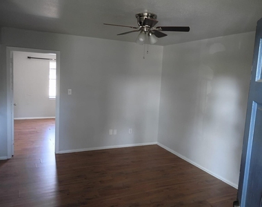 1518 East Avenue - Photo Thumbnail 4
