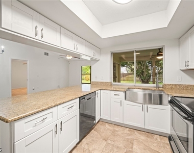 210 Ne 10th Avenue - Photo Thumbnail 19