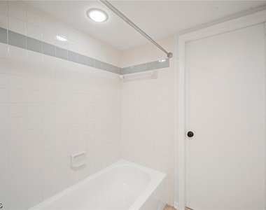 210 Ne 10th Avenue - Photo Thumbnail 8