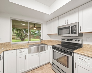 210 Ne 10th Avenue - Photo Thumbnail 18