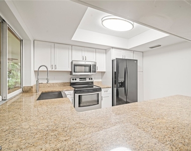 210 Ne 10th Avenue - Photo Thumbnail 17