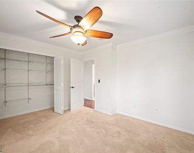 210 Ne 10th Avenue - Photo Thumbnail 10